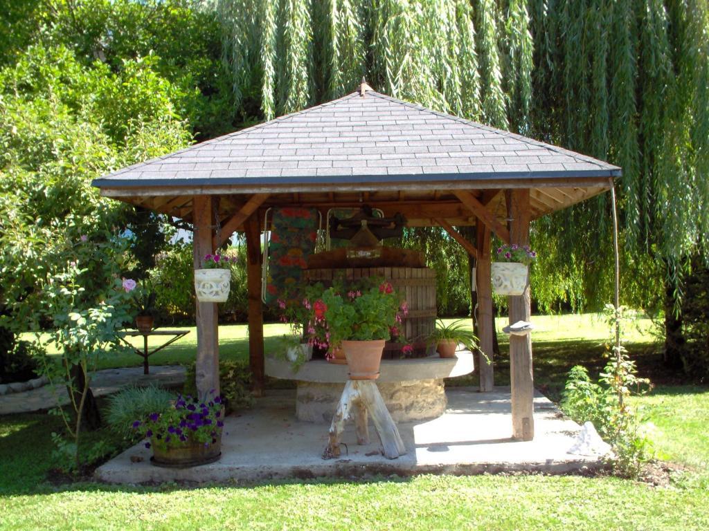 La Ferme D'Agathe Bed & Breakfast Sainte-Helene-sur-Isere Exterior photo